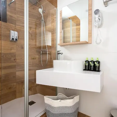 Limehome Carrer De Fontcoberta - Digital Access * برشلونة