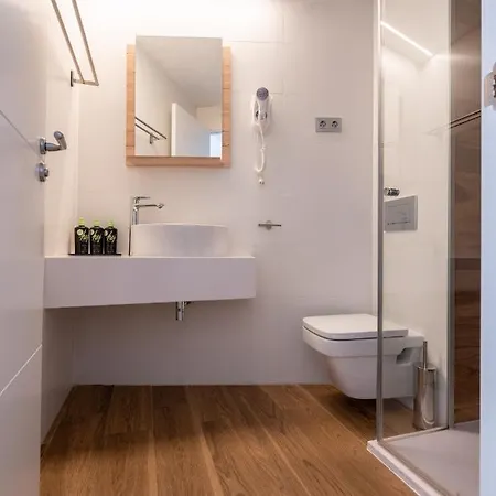 Limehome Carrer De Fontcoberta - Digital Access Hotel Barcelona
