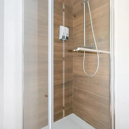 Limehome Carrer De Fontcoberta - Digital Access 3* برشلونة