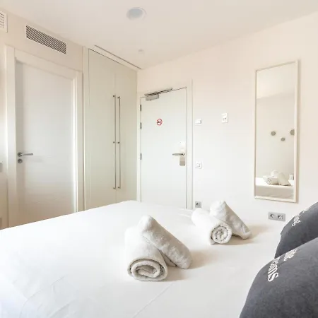 Limehome Carrer De Fontcoberta - Digital Access برشلونة