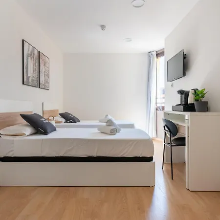 Limehome Carrer De Fontcoberta - Digital Access 3* برشلونة