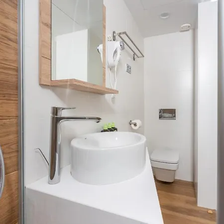 Hotel Limehome Carrer De Fontcoberta - Digital Access *