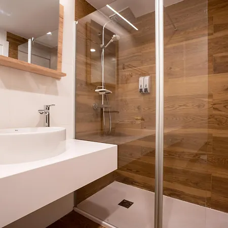 Limehome Carrer De Fontcoberta - Digital Access فندق برشلونة