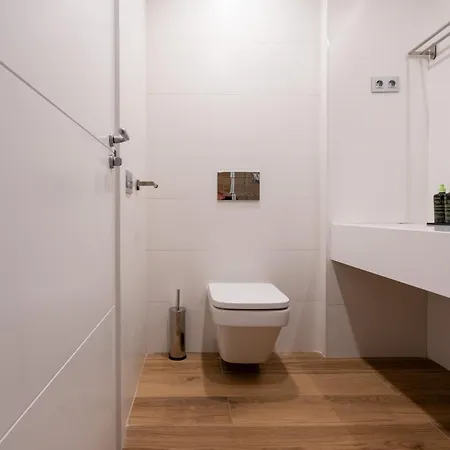Limehome Carrer De Fontcoberta - Digital Access Otel Barselona