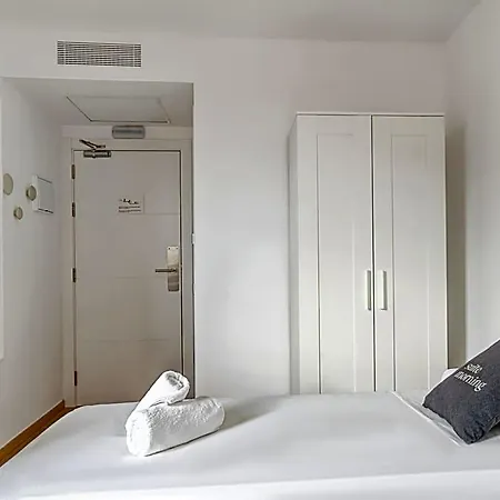 Limehome Carrer De Fontcoberta - Digital Access Hotel Barcelona