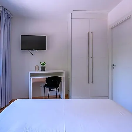 Hotel Limehome Carrer De Fontcoberta - Digital Access Barcelona