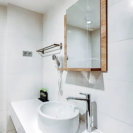 Limehome Carrer De Fontcoberta - Digital Access Barcelona