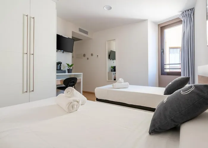 Limehome Carrer De Fontcoberta - Digital Access 3* バルセロナ