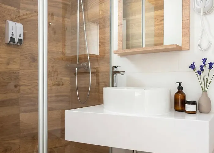 Limehome Carrer De Fontcoberta - Digital Access Hotel Barcellona