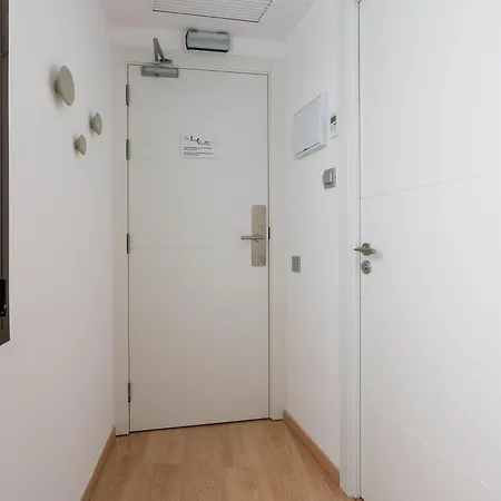 Limehome Carrer De Fontcoberta - Digital Access Барселона