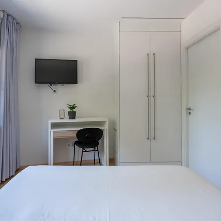 Limehome Carrer De Fontcoberta - Digital Access 3* Barcelona